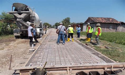 Proses Pembangunan Jalan Beton